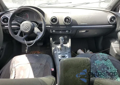 2018 Audi A3 Premium из США, поврежденный, VIN WAUAUGFF2J1029327